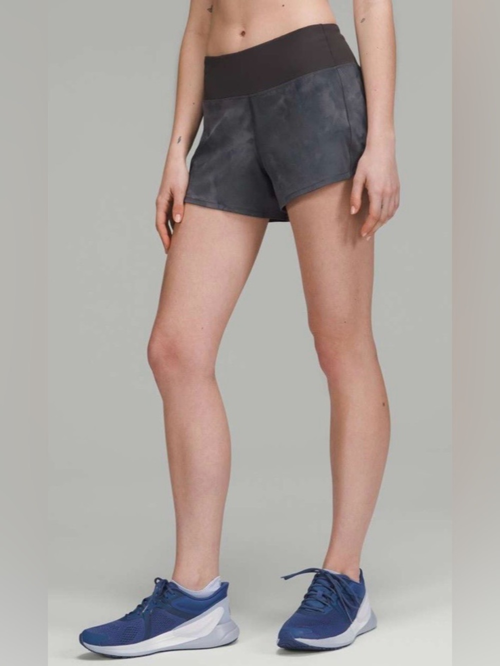 Lululemon Speed Up Mid-Rise LinedShort 4", size 10